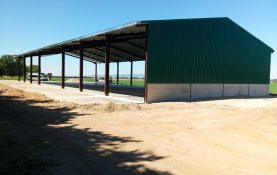 MAGASIN DE PRODUITS HORTICOLE À BARDENAS (ZARAGOZA)